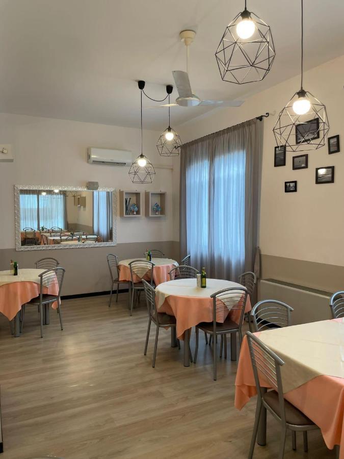 Hotel Vera Cesenatico Exteriör bild